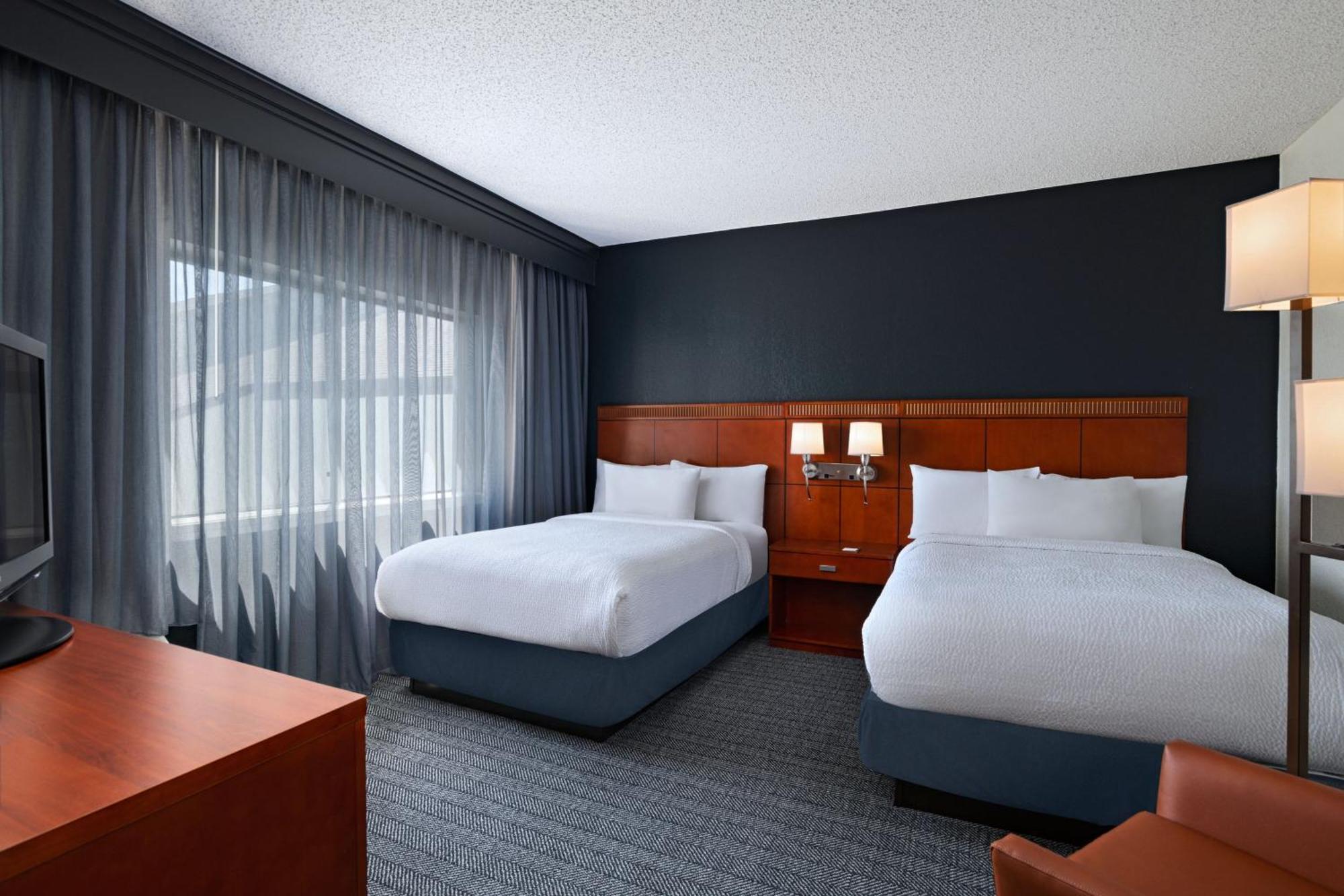 Courtyard By Marriott Dallas Arlington Entertainment District Exteriér fotografie