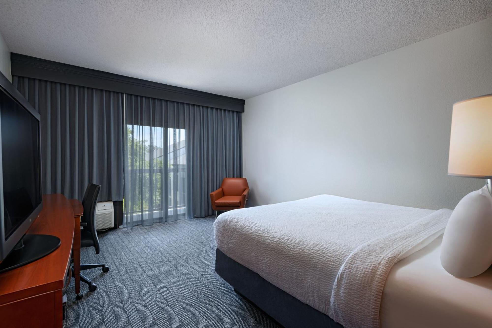 Courtyard By Marriott Dallas Arlington Entertainment District Exteriér fotografie